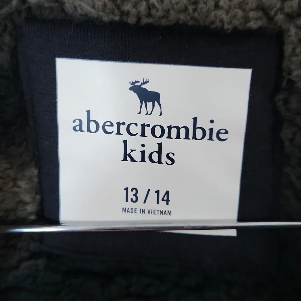 NWOT Abercrombie Sherpa Lined Zip-up Hoodie
